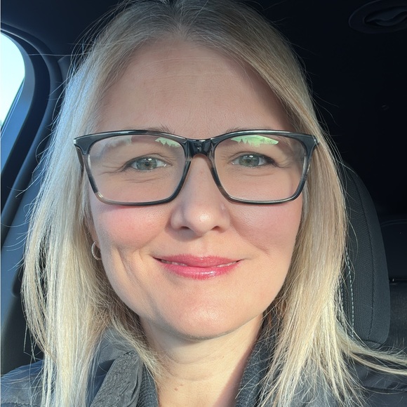 Meet your Posher, Nena - Picture 2 of 2